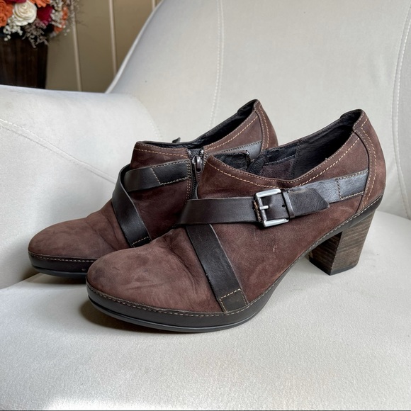 Clarks Shoes - Clarks Artisan Active Air Leather Booties 9.5